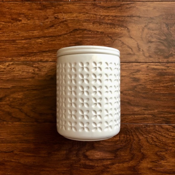 Ceramic Tea Storage - Picture 2 of 3